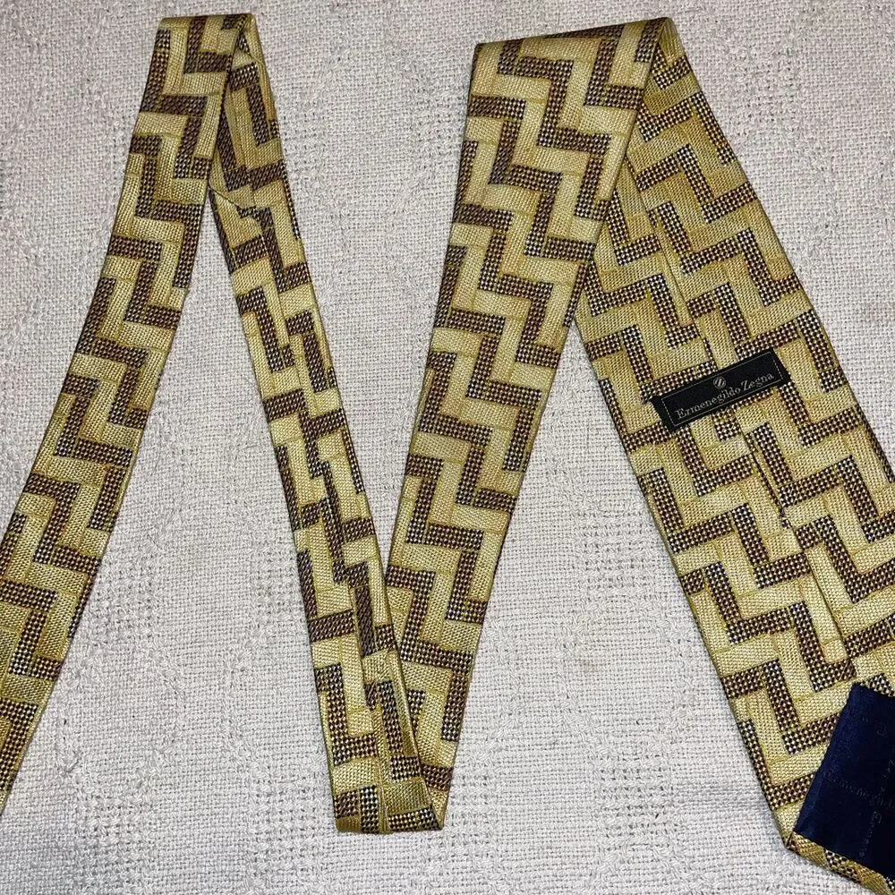 Ermenegildo Zegna Men’s Dress Tie Size 57” 3.75” Gold Geometric Business Formal